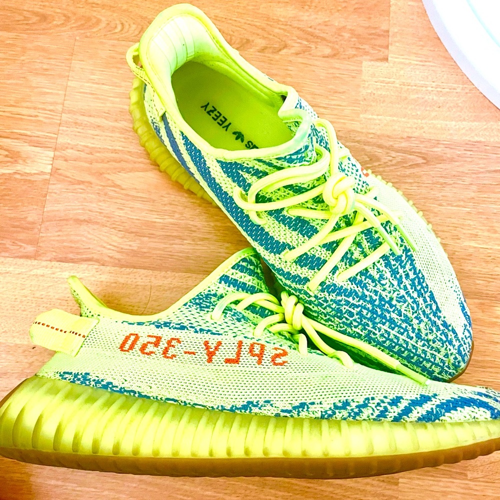 adidas Yeezy Boost 350 V2